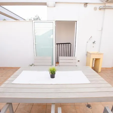 Terrazza Vista Mare - Centro & A Piedi Апартаменты *